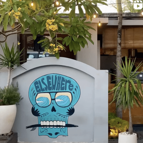 Elsewhere Surf Camp i Canggu